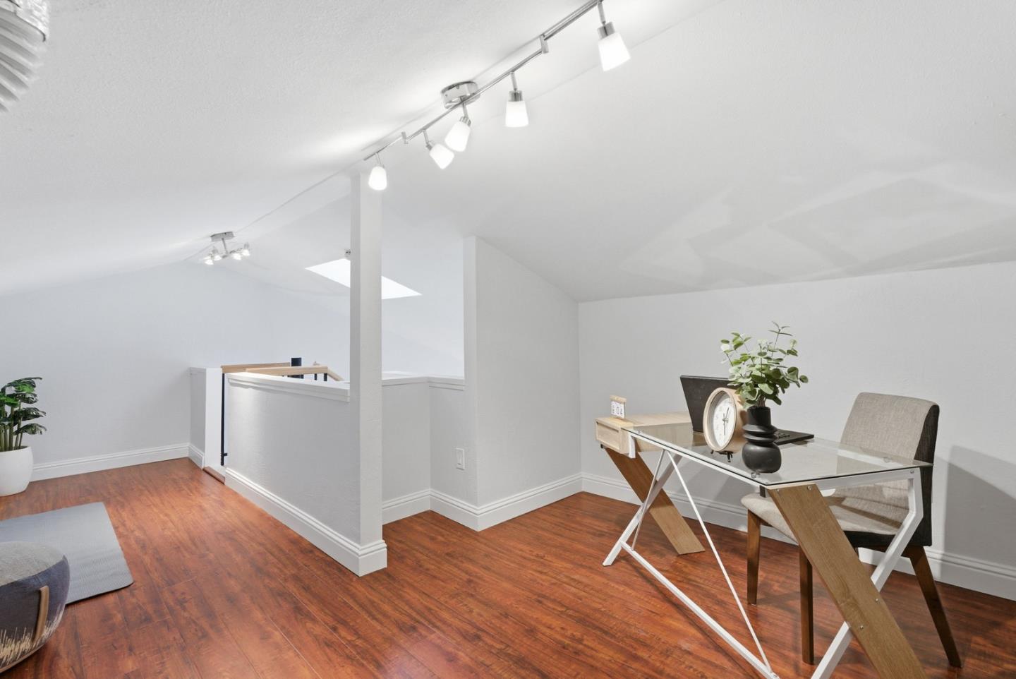 Detail Gallery Image 18 of 39 For 1005 Helen Ave #2,  Sunnyvale,  CA 94086 - 2 Beds | 2 Baths