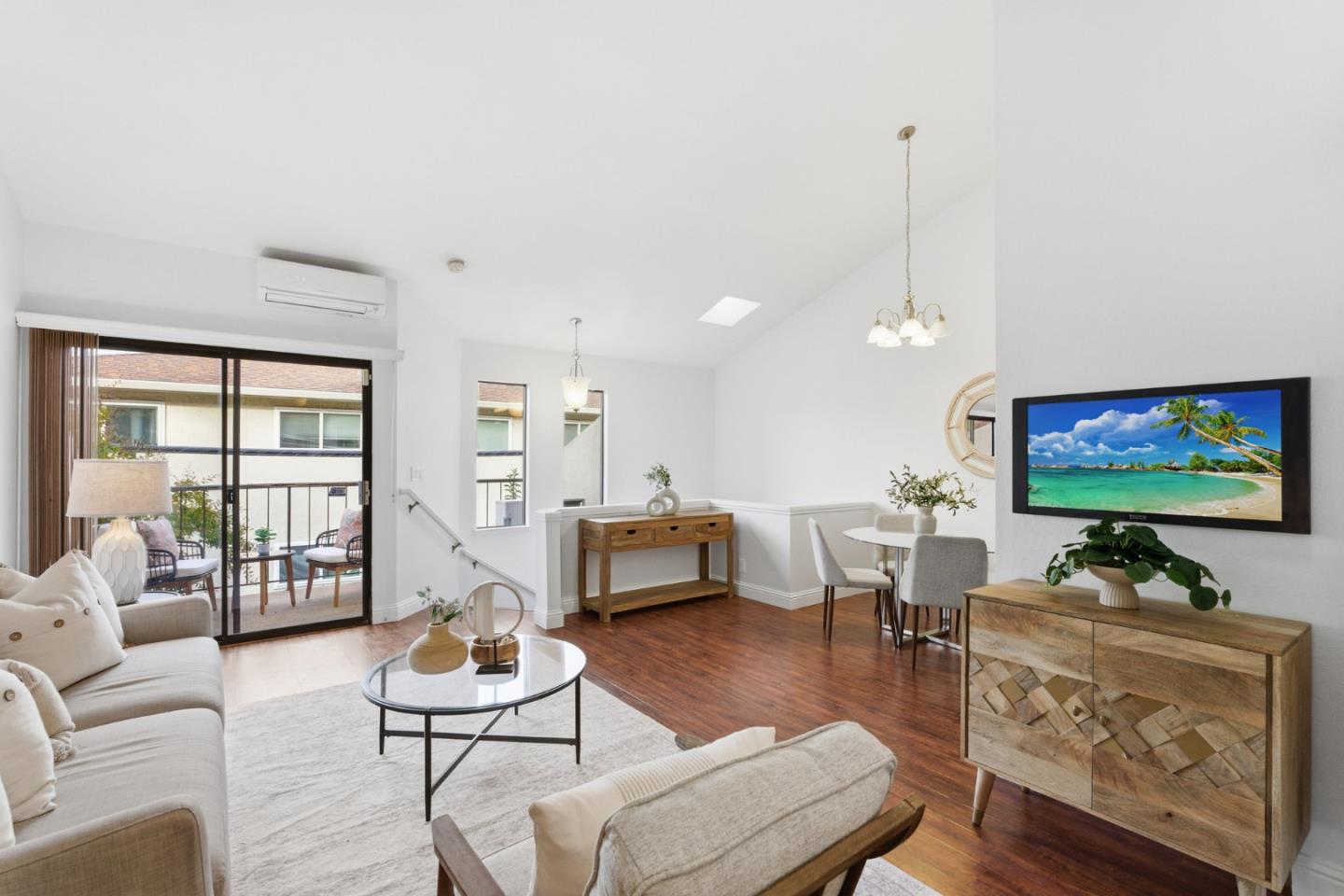 Detail Gallery Image 6 of 39 For 1005 Helen Ave #2,  Sunnyvale,  CA 94086 - 2 Beds | 2 Baths