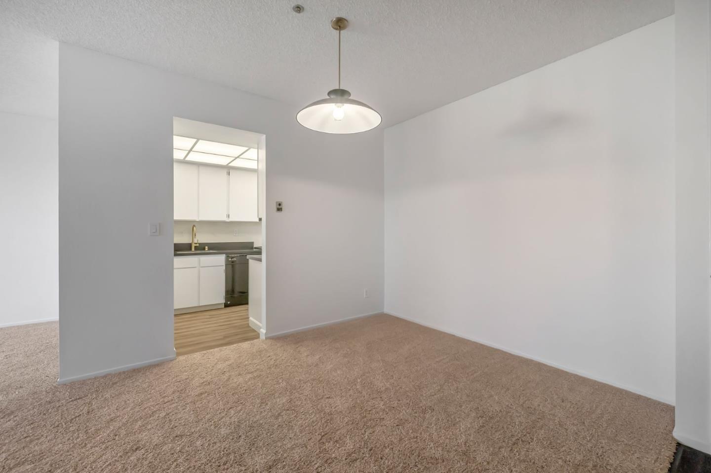 Detail Gallery Image 17 of 39 For 1515 Floribunda Ave #205,  Burlingame,  CA 94010 - 2 Beds | 2 Baths