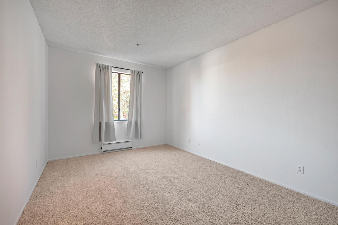 Detail Gallery Image 20 of 39 For 1515 Floribunda Ave #205,  Burlingame,  CA 94010 - 2 Beds | 2 Baths