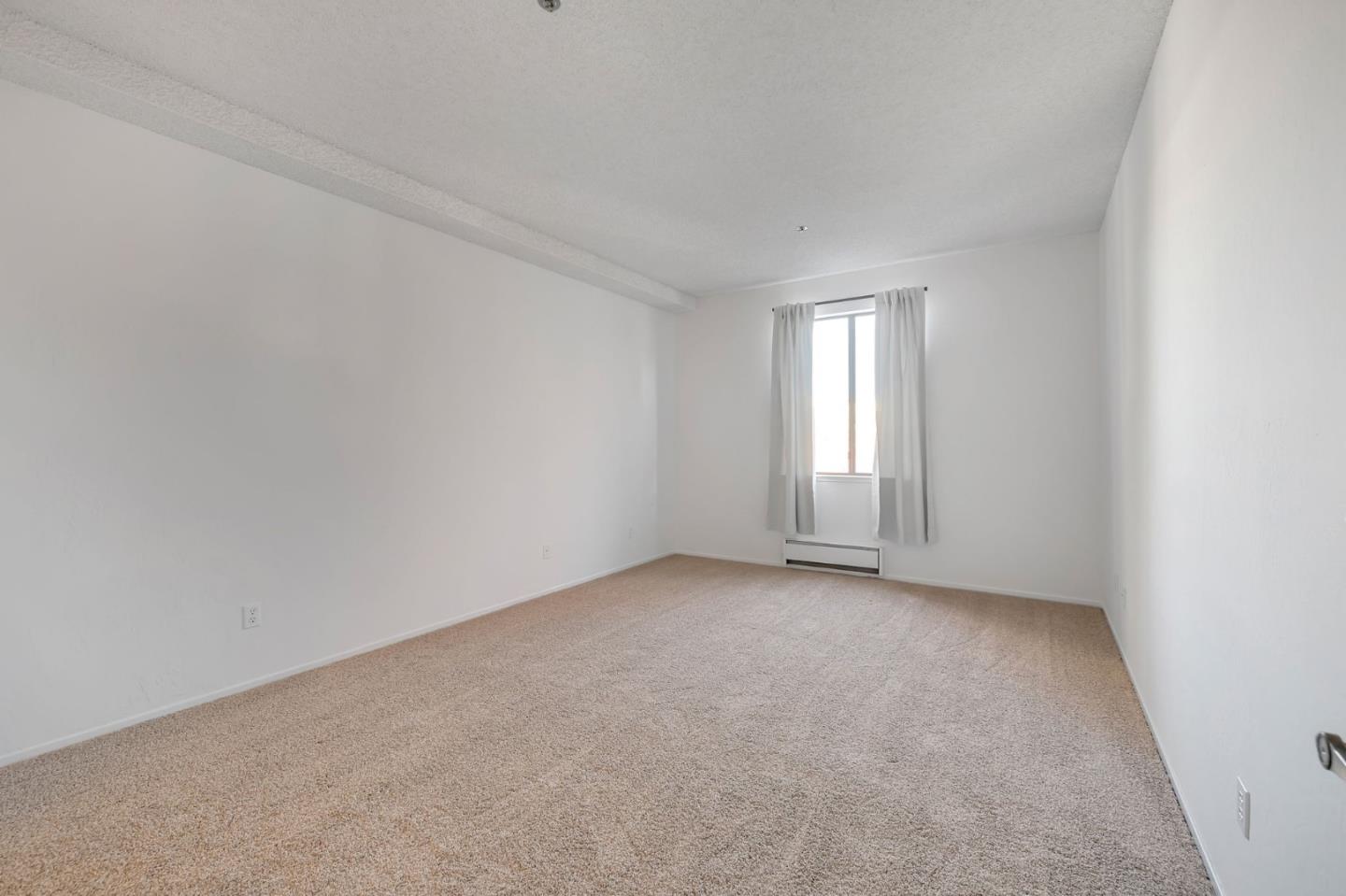 Detail Gallery Image 22 of 39 For 1515 Floribunda Ave #205,  Burlingame,  CA 94010 - 2 Beds | 2 Baths