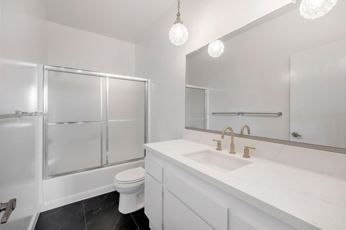 Detail Gallery Image 24 of 39 For 1515 Floribunda Ave #205,  Burlingame,  CA 94010 - 2 Beds | 2 Baths