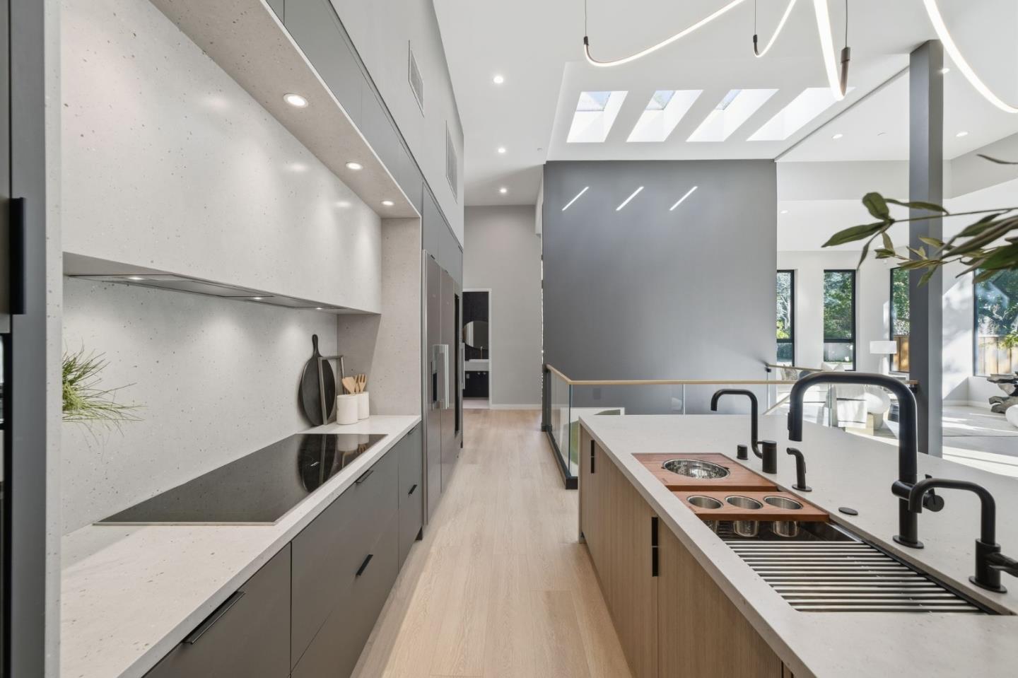 Detail Gallery Image 11 of 49 For 90 Crescent Dr, Palo Alto,  CA 94301 - 5 Beds | 5/2 Baths