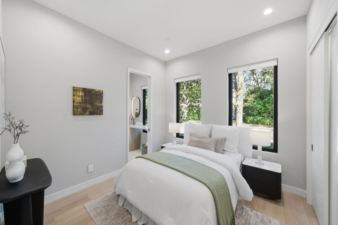 Detail Gallery Image 17 of 49 For 90 Crescent Dr, Palo Alto,  CA 94301 - 5 Beds | 5/2 Baths