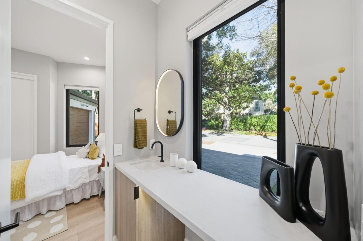 Detail Gallery Image 19 of 49 For 90 Crescent Dr, Palo Alto,  CA 94301 - 5 Beds | 5/2 Baths