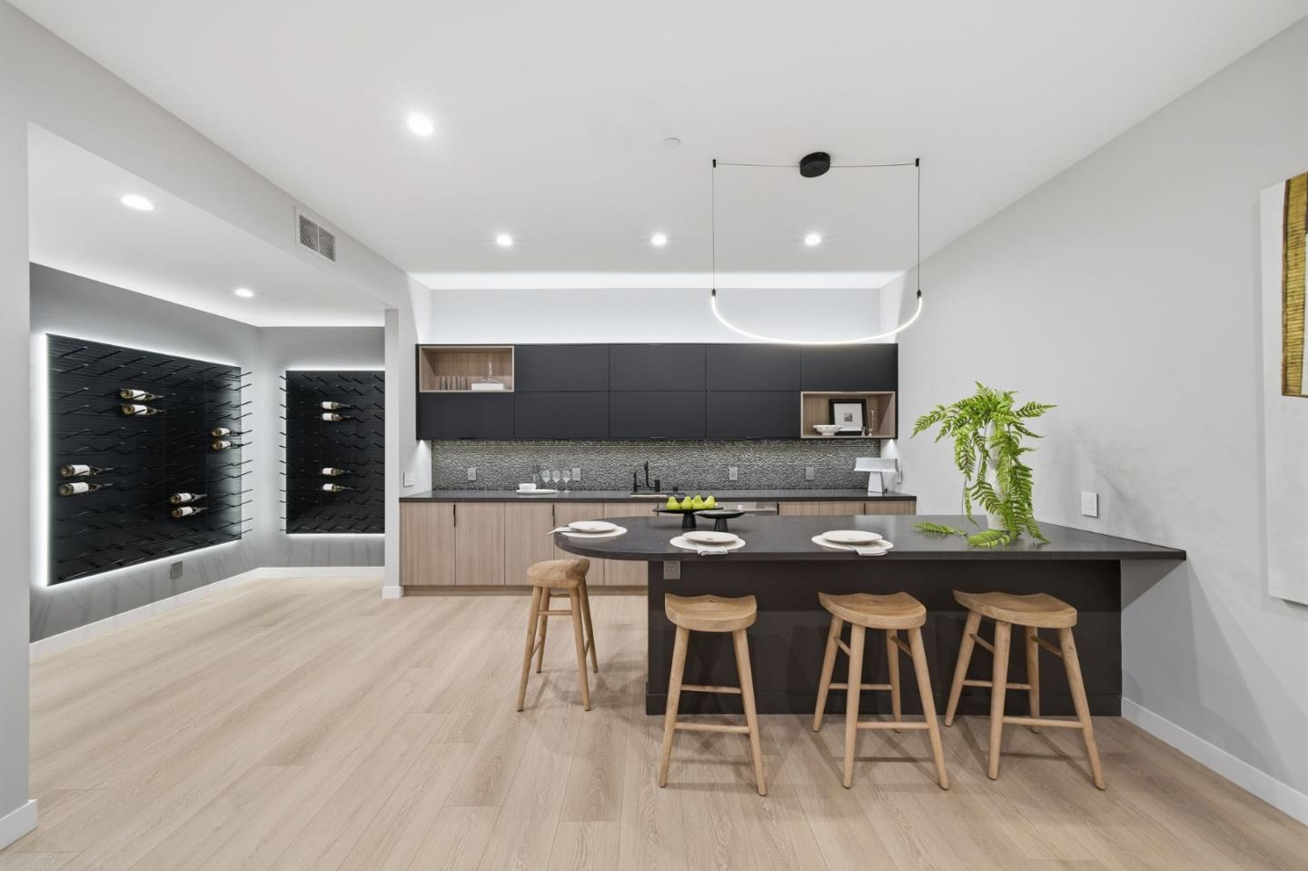 Detail Gallery Image 22 of 49 For 90 Crescent Dr, Palo Alto,  CA 94301 - 5 Beds | 5/2 Baths