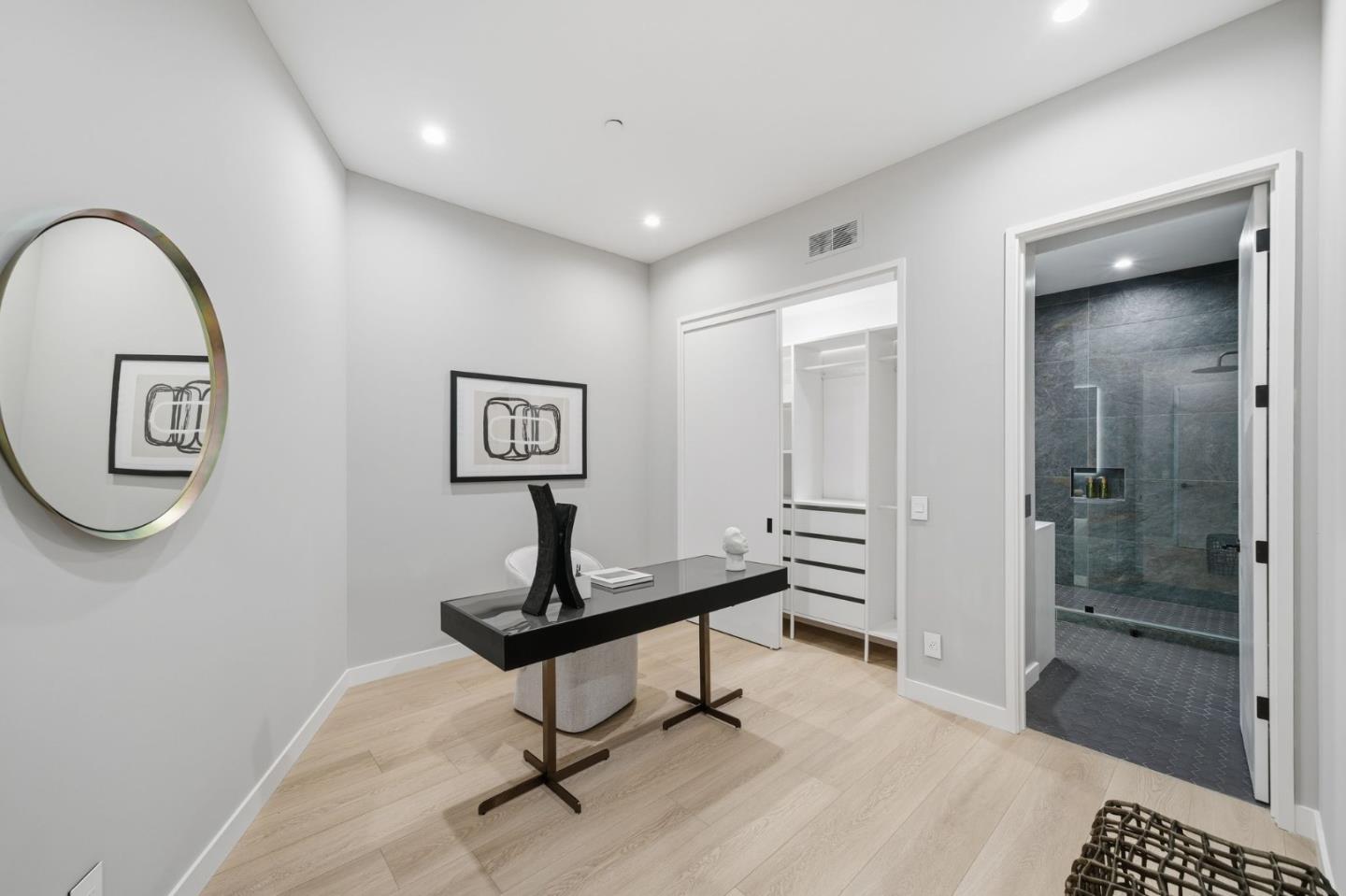 Detail Gallery Image 32 of 49 For 90 Crescent Dr, Palo Alto,  CA 94301 - 5 Beds | 5/2 Baths