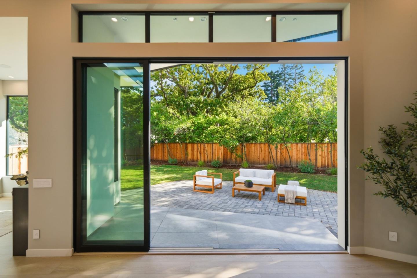 Detail Gallery Image 35 of 49 For 90 Crescent Dr, Palo Alto,  CA 94301 - 5 Beds | 5/2 Baths