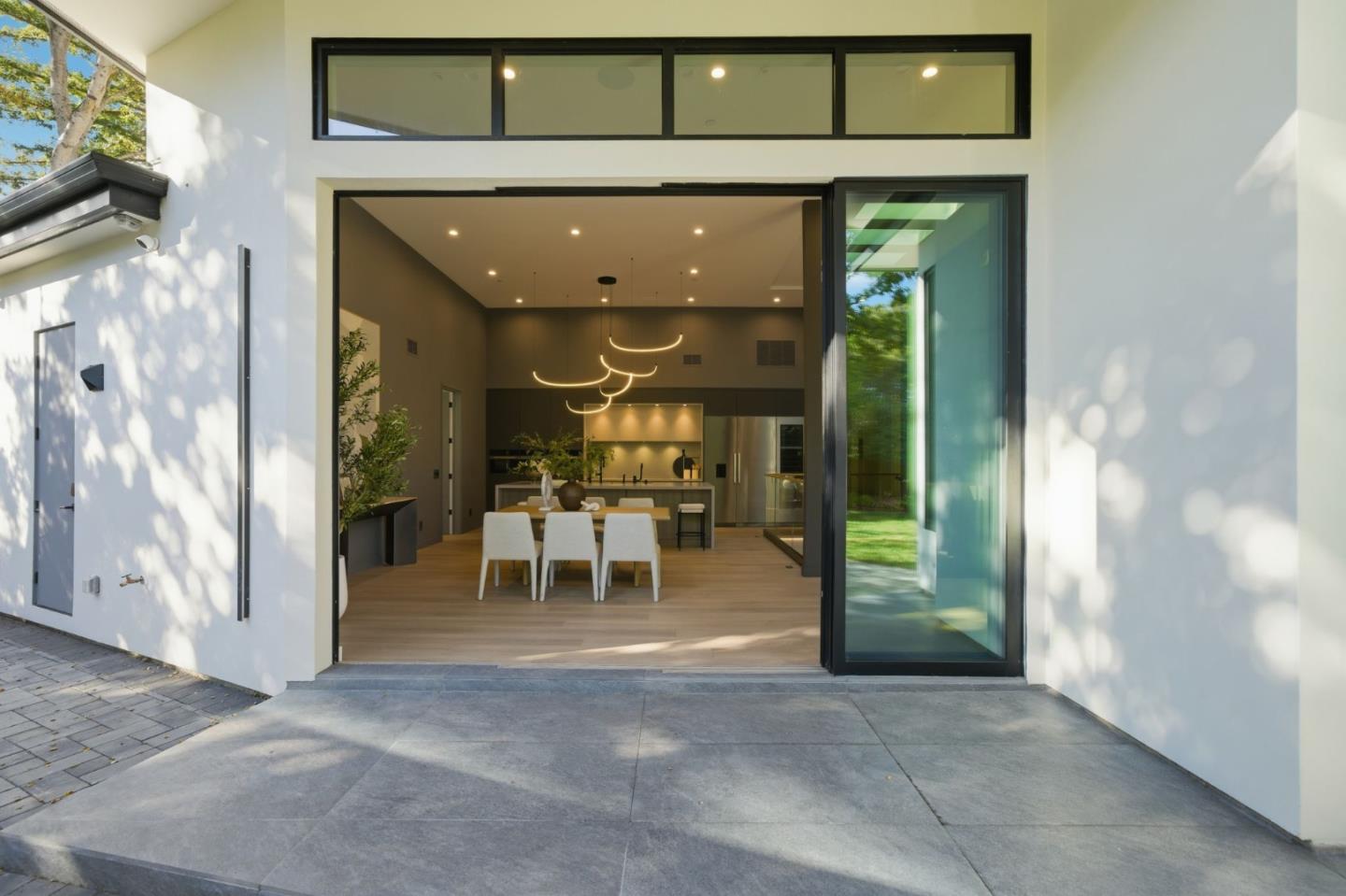 Detail Gallery Image 36 of 49 For 90 Crescent Dr, Palo Alto,  CA 94301 - 5 Beds | 5/2 Baths