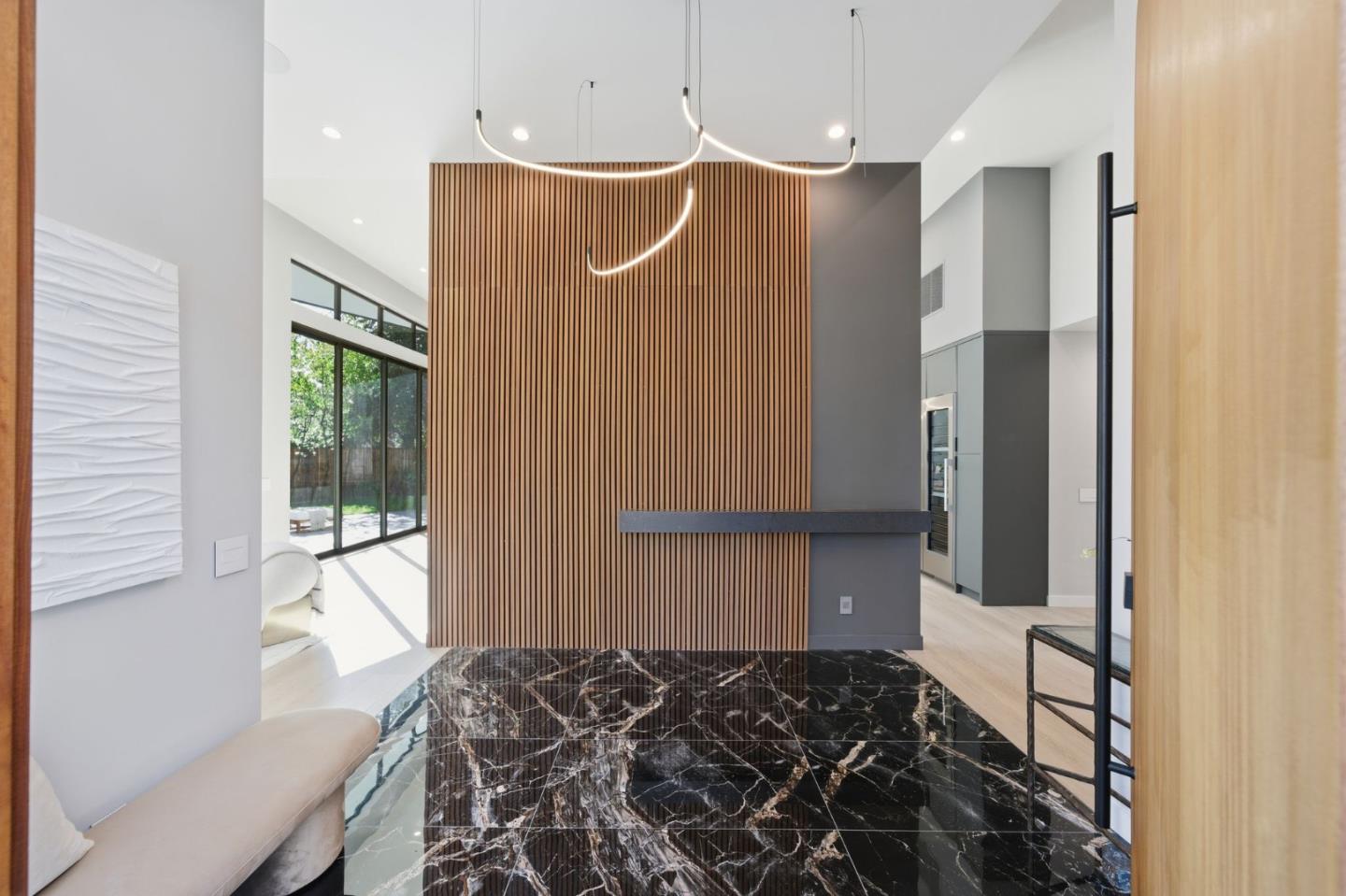 Detail Gallery Image 4 of 49 For 90 Crescent Dr, Palo Alto,  CA 94301 - 5 Beds | 5/2 Baths