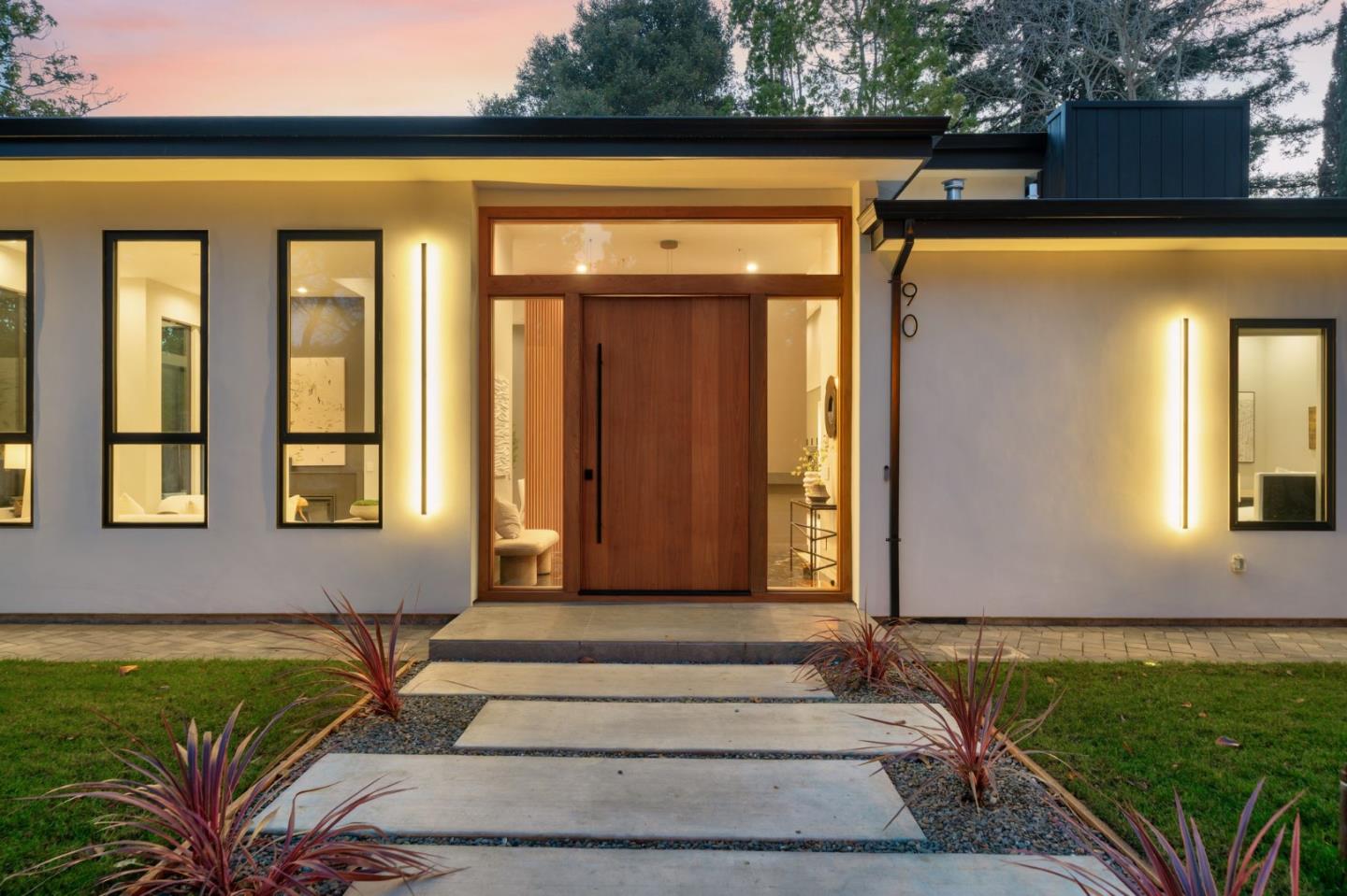 Detail Gallery Image 45 of 49 For 90 Crescent Dr, Palo Alto,  CA 94301 - 5 Beds | 5/2 Baths