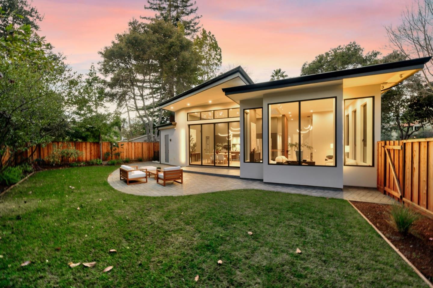 Detail Gallery Image 46 of 49 For 90 Crescent Dr, Palo Alto,  CA 94301 - 5 Beds | 5/2 Baths