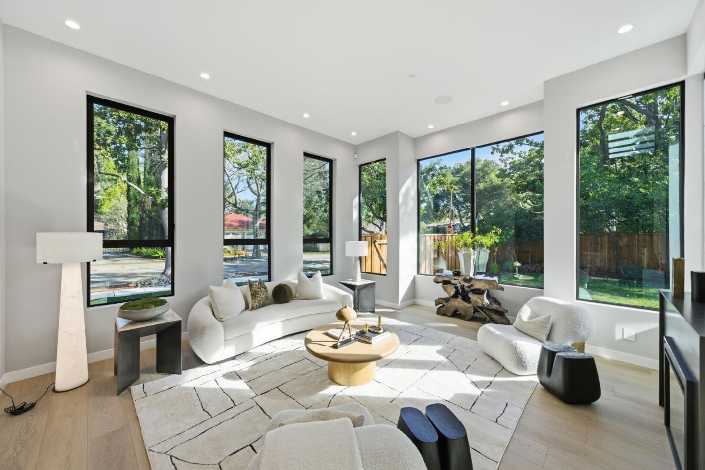 Detail Gallery Image 6 of 49 For 90 Crescent Dr, Palo Alto,  CA 94301 - 5 Beds | 5/2 Baths