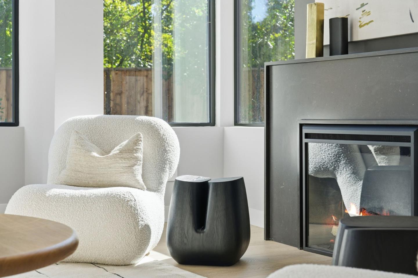 Detail Gallery Image 7 of 49 For 90 Crescent Dr, Palo Alto,  CA 94301 - 5 Beds | 5/2 Baths