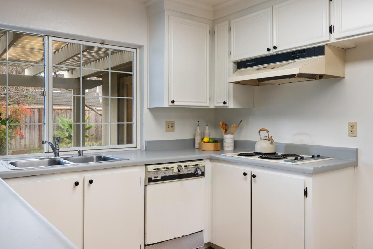 Detail Gallery Image 11 of 41 For 4537 Heppner Ln, San Jose,  CA 95136 - 3 Beds | 2/1 Baths