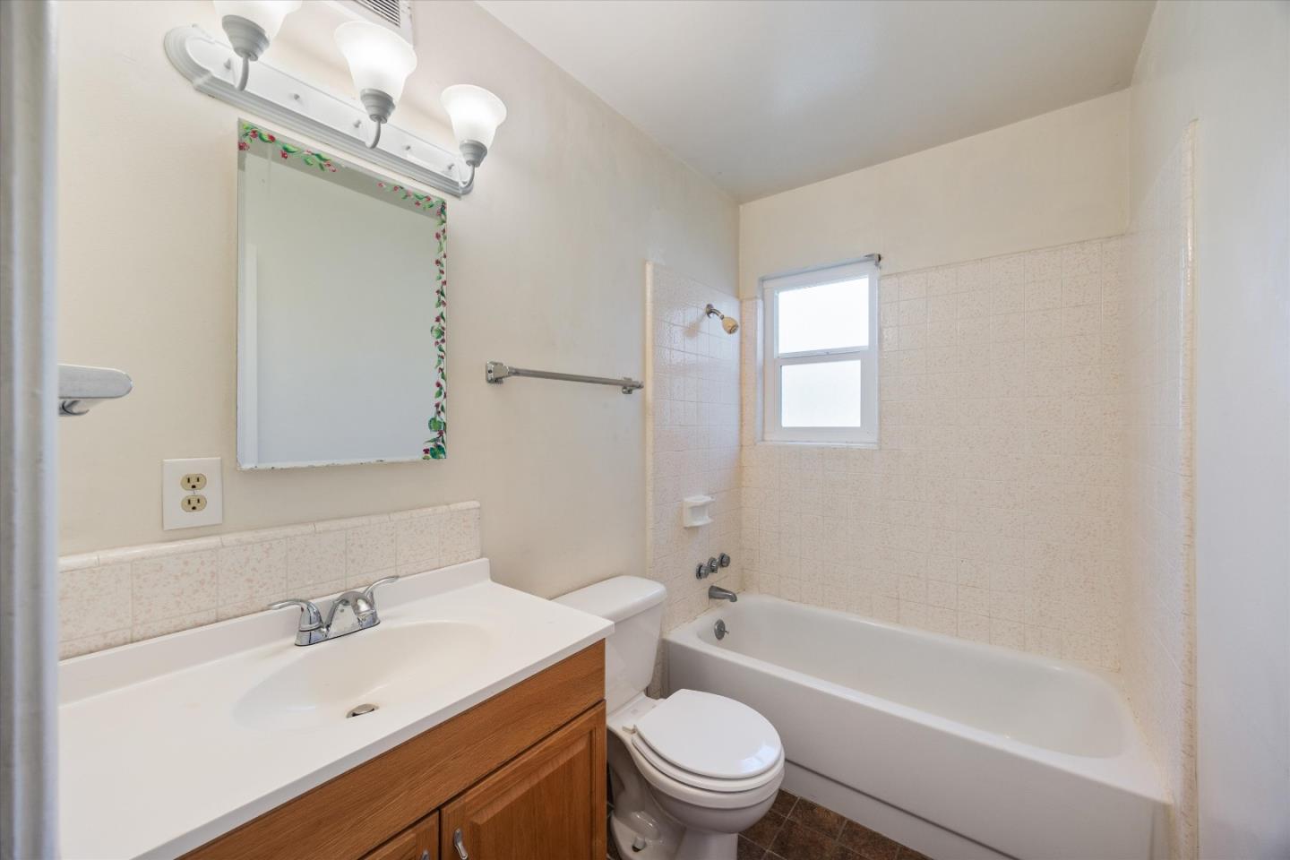 Detail Gallery Image 14 of 34 For 8420 Lakeland Dr, Granite Bay,  CA 95746 - 3 Beds | 2 Baths