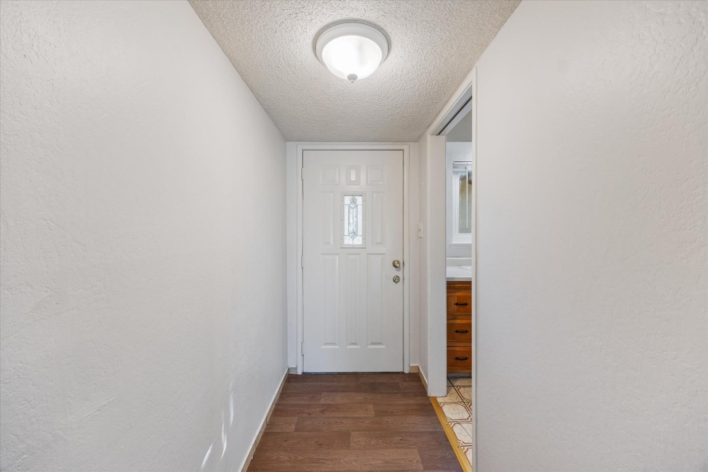 Detail Gallery Image 4 of 34 For 8420 Lakeland Dr, Granite Bay,  CA 95746 - 3 Beds | 2 Baths