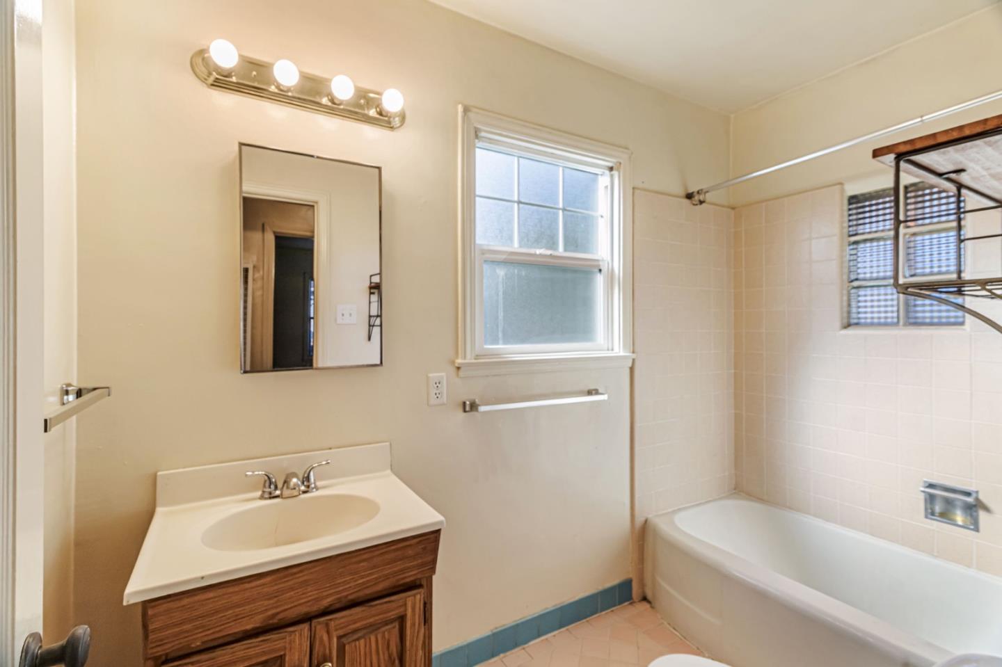 Detail Gallery Image 9 of 12 For 718 N 16th St, San Jose,  CA 95112 - – Beds | – Baths