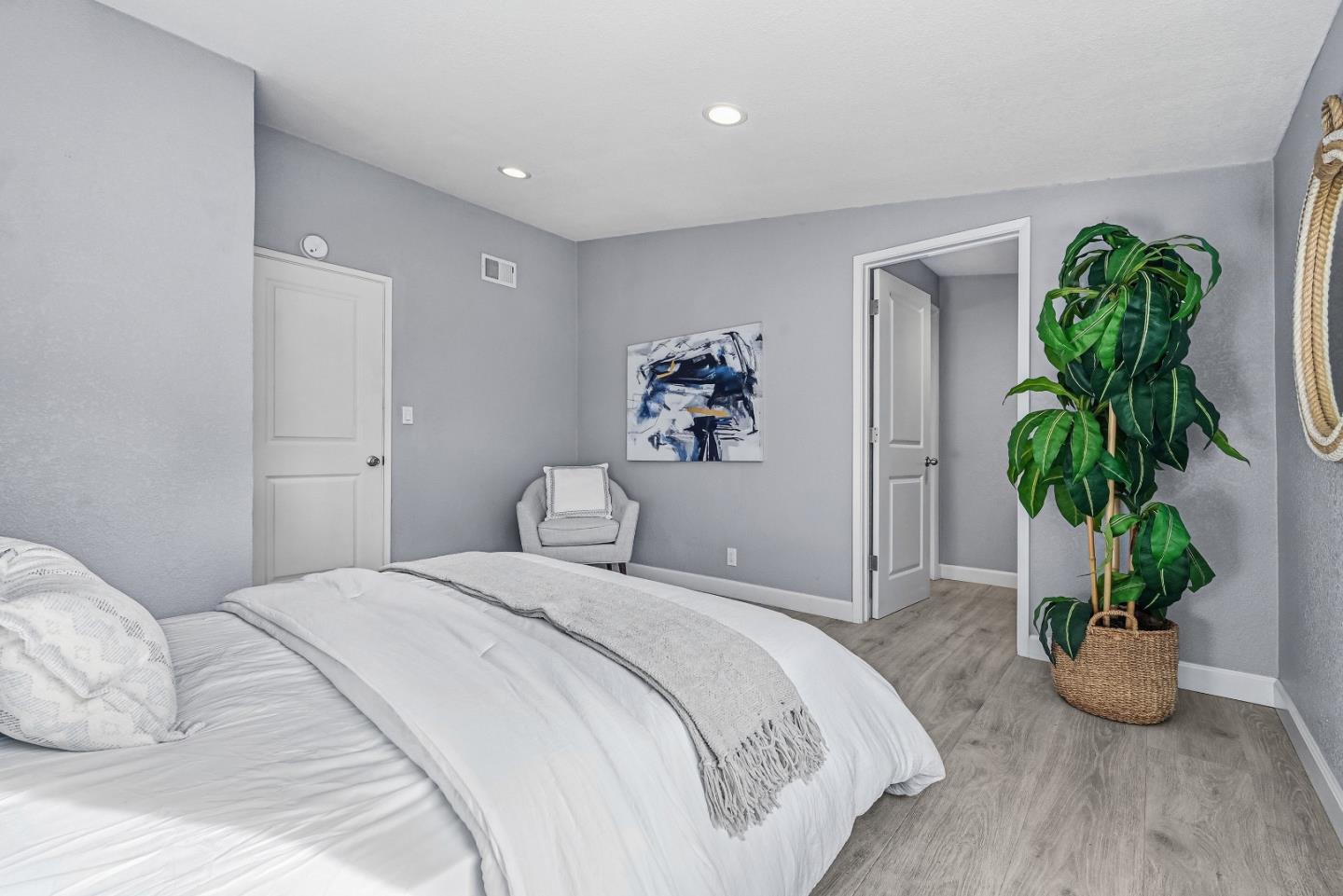 Detail Gallery Image 21 of 41 For 984 Fairwood Ave, Sunnyvale,  CA 94089 - 3 Beds | 2 Baths