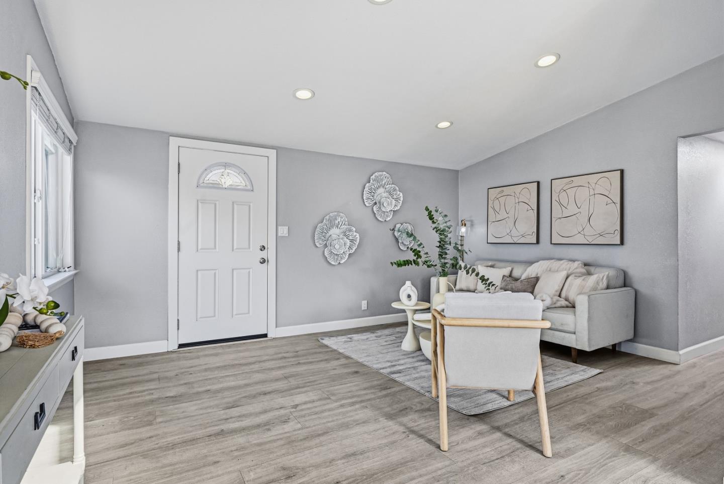 Detail Gallery Image 5 of 41 For 984 Fairwood Ave, Sunnyvale,  CA 94089 - 3 Beds | 2 Baths