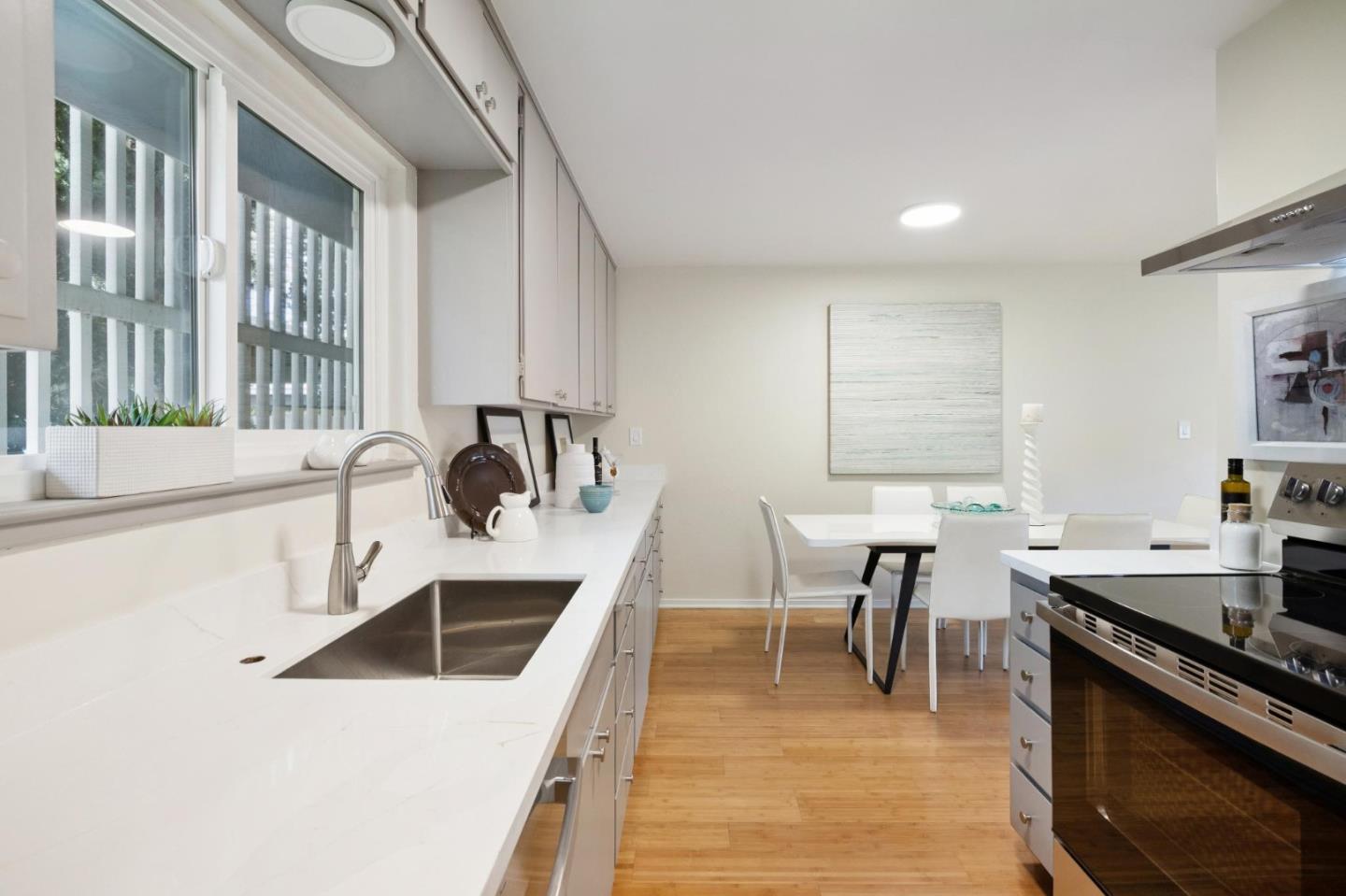 Detail Gallery Image 15 of 33 For 453 N Rengstorff Ave #17,  Mountain View,  CA 94043 - 2 Beds | 2 Baths