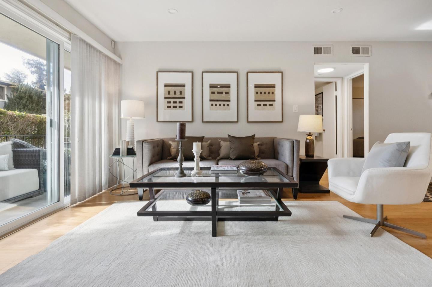 Detail Gallery Image 6 of 33 For 453 N Rengstorff Ave #17,  Mountain View,  CA 94043 - 2 Beds | 2 Baths