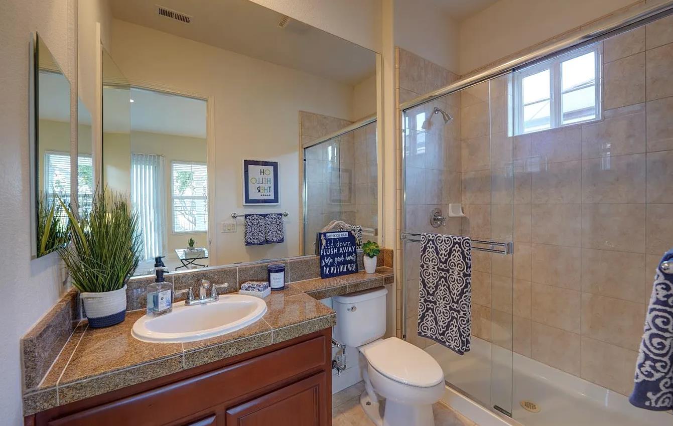Detail Gallery Image 12 of 32 For 7440 Carnoustie Ct, Gilroy,  CA 95020 - 6 Beds | 5/1 Baths