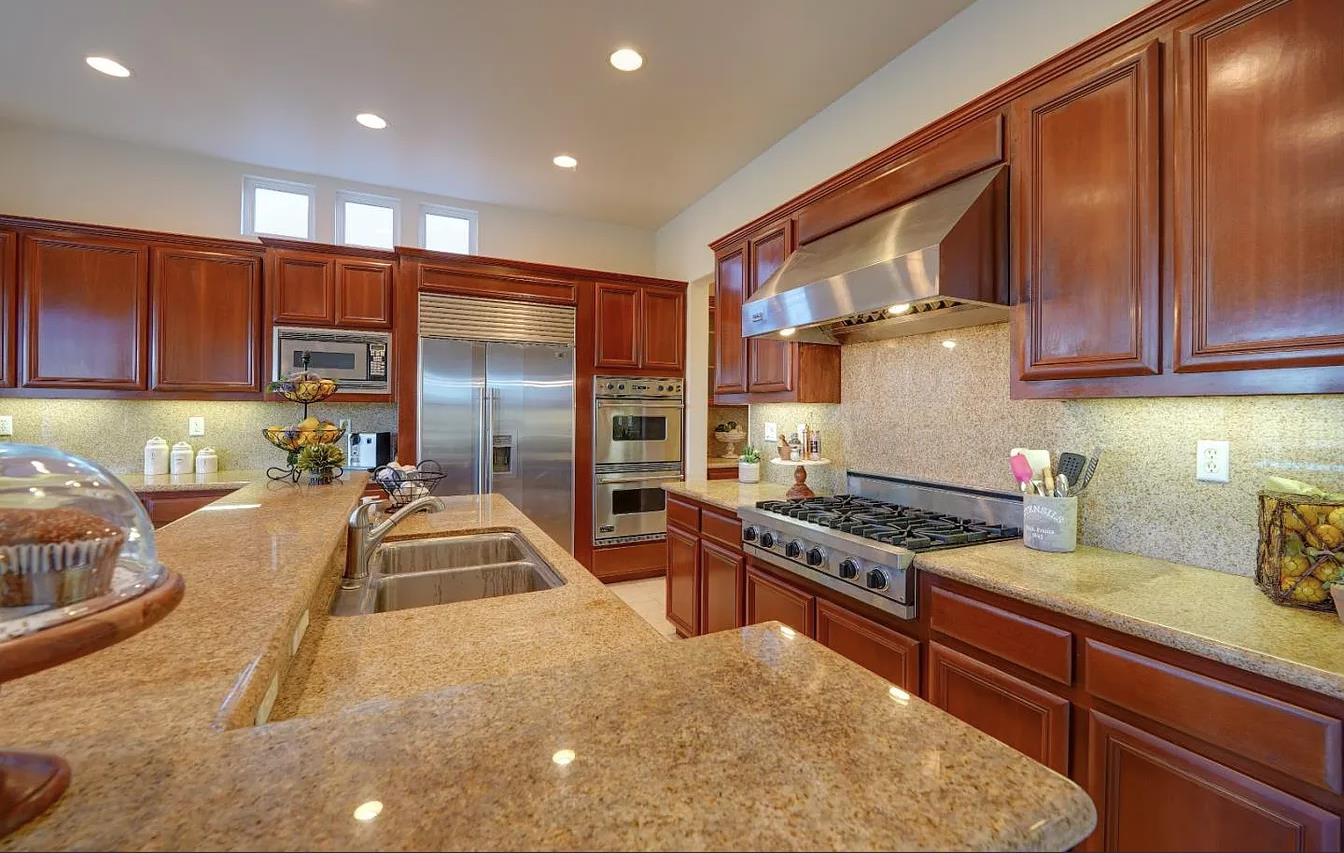 Detail Gallery Image 8 of 32 For 7440 Carnoustie Ct, Gilroy,  CA 95020 - 6 Beds | 5/1 Baths