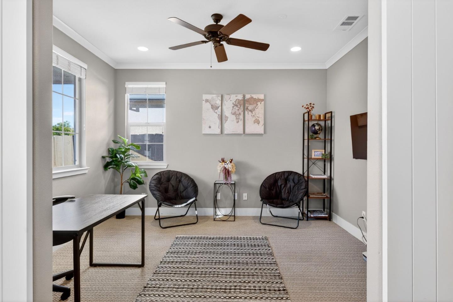 Detail Gallery Image 19 of 60 For 1557 Santana Ranch Dr, Hollister,  CA 95023 - 4 Beds | 3 Baths