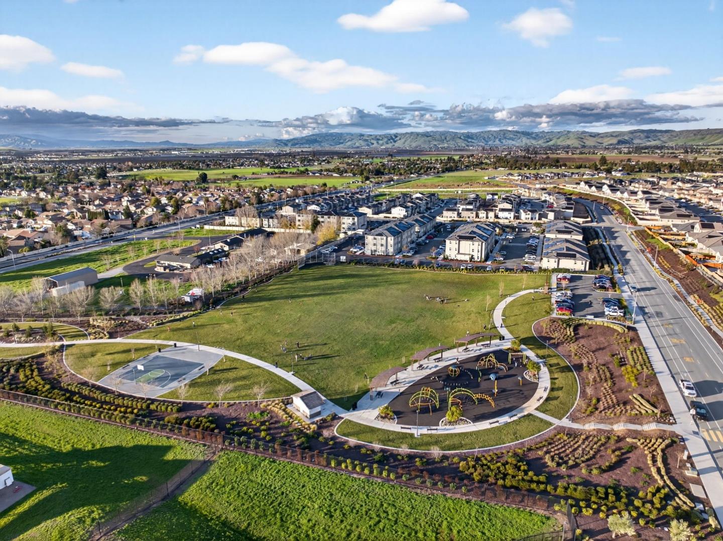 Detail Gallery Image 54 of 60 For 1557 Santana Ranch Dr, Hollister,  CA 95023 - 4 Beds | 3 Baths