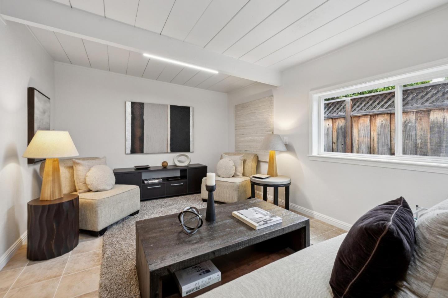 Detail Gallery Image 18 of 44 For 810 Emily Dr, Mountain View,  CA 94043 - 3 Beds | 1 Baths