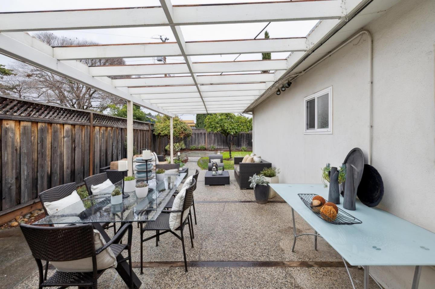 Detail Gallery Image 22 of 44 For 810 Emily Dr, Mountain View,  CA 94043 - 3 Beds | 1 Baths