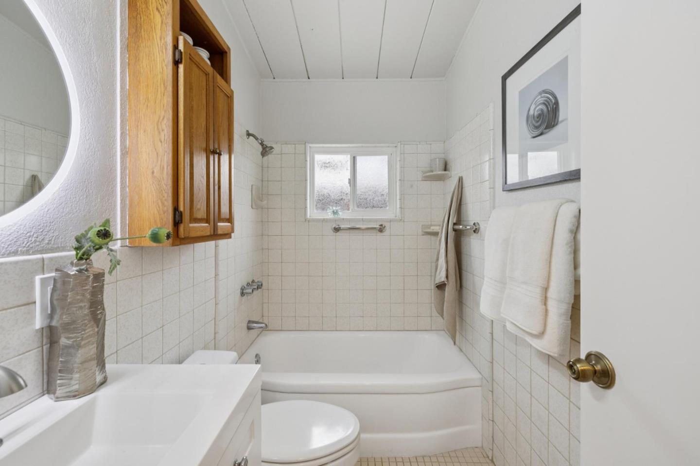 Detail Gallery Image 28 of 44 For 810 Emily Dr, Mountain View,  CA 94043 - 3 Beds | 1 Baths