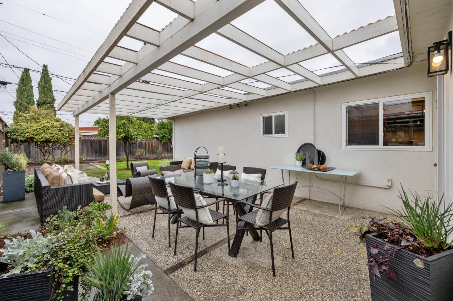 Detail Gallery Image 36 of 44 For 810 Emily Dr, Mountain View,  CA 94043 - 3 Beds | 1 Baths