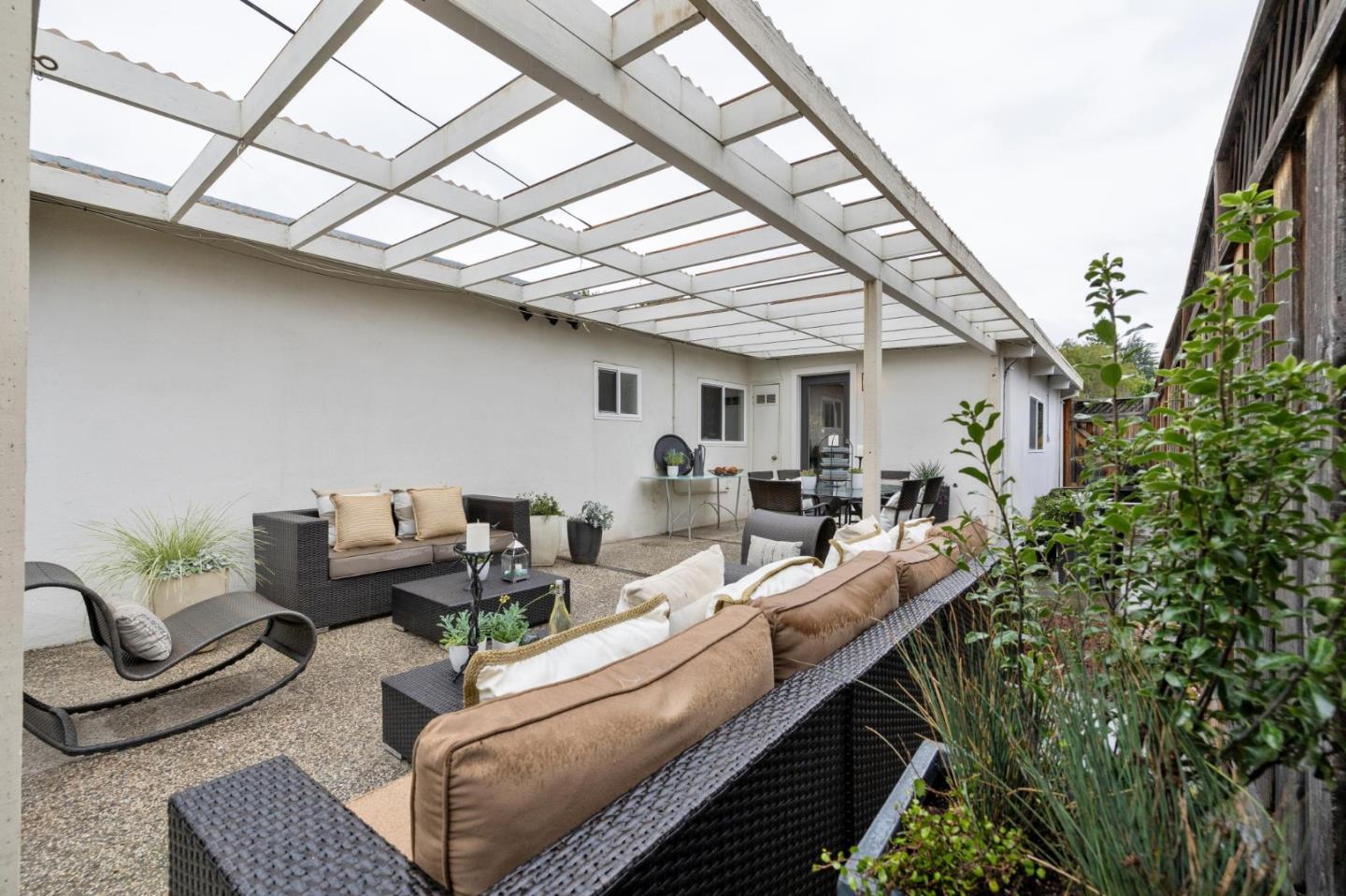 Detail Gallery Image 40 of 44 For 810 Emily Dr, Mountain View,  CA 94043 - 3 Beds | 1 Baths