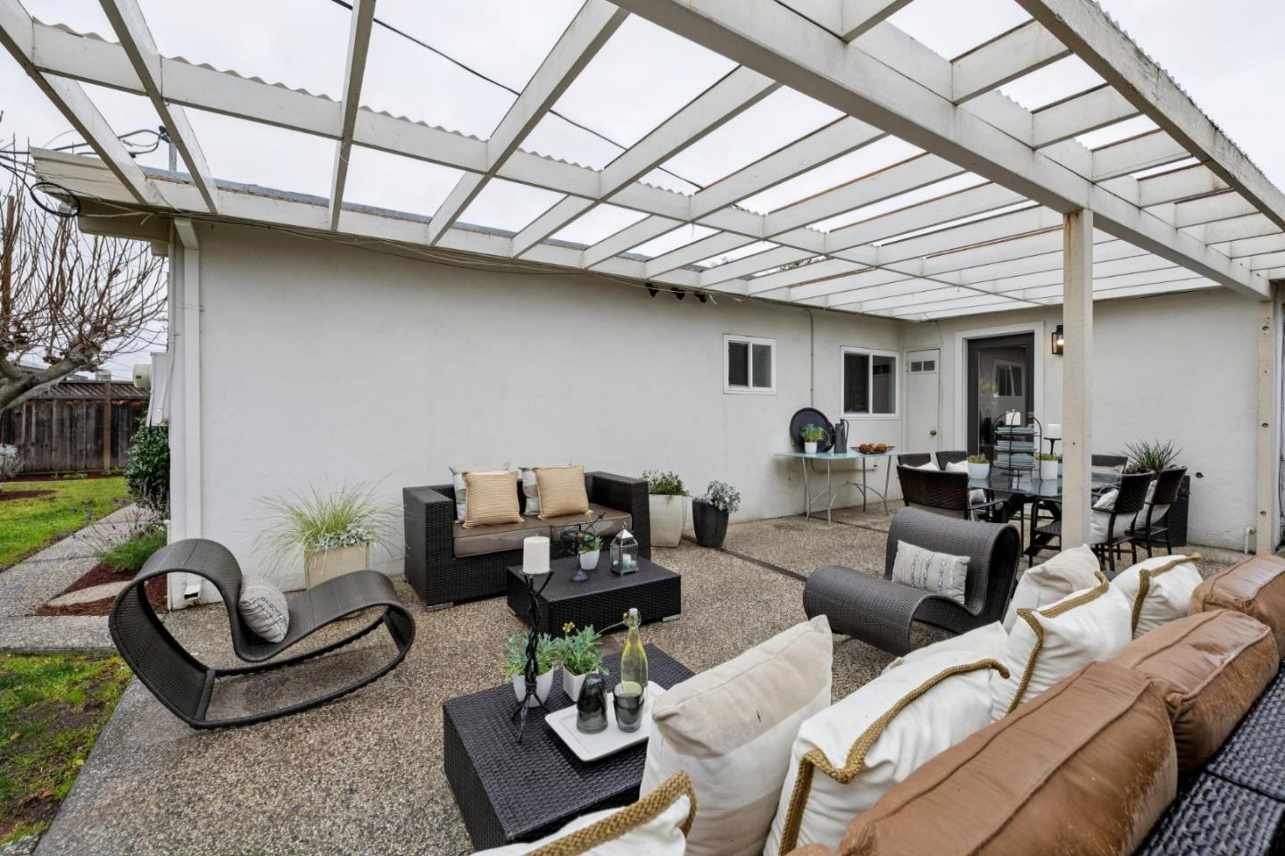 Detail Gallery Image 41 of 44 For 810 Emily Dr, Mountain View,  CA 94043 - 3 Beds | 1 Baths