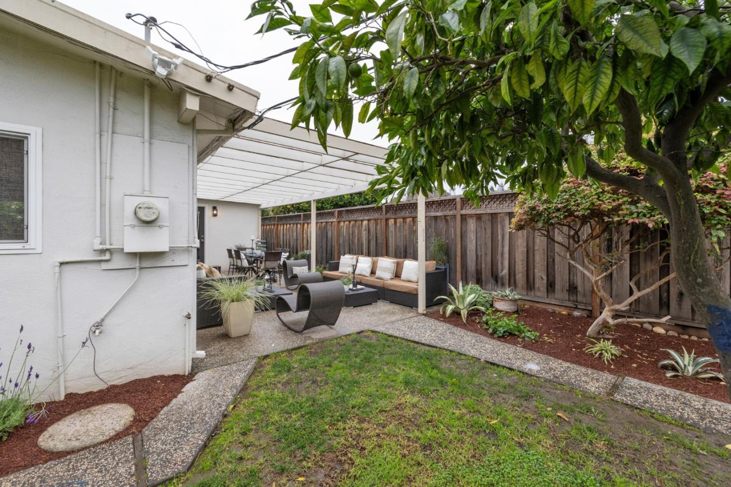 Detail Gallery Image 42 of 44 For 810 Emily Dr, Mountain View,  CA 94043 - 3 Beds | 1 Baths