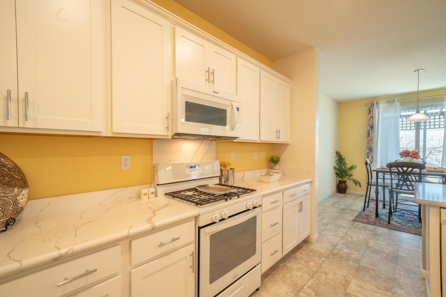 Detail Gallery Image 14 of 28 For 2683 Ocaso Way, Ceres,  CA 95307 - 4 Beds | 3 Baths