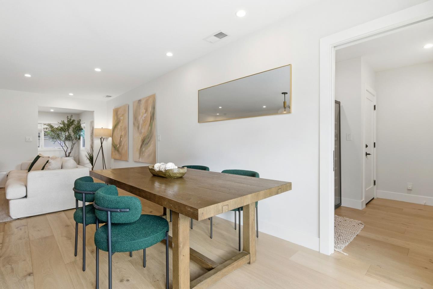 Detail Gallery Image 12 of 26 For 1129 Clovelly Ln, Burlingame,  CA 94010 - 3 Beds | 3 Baths