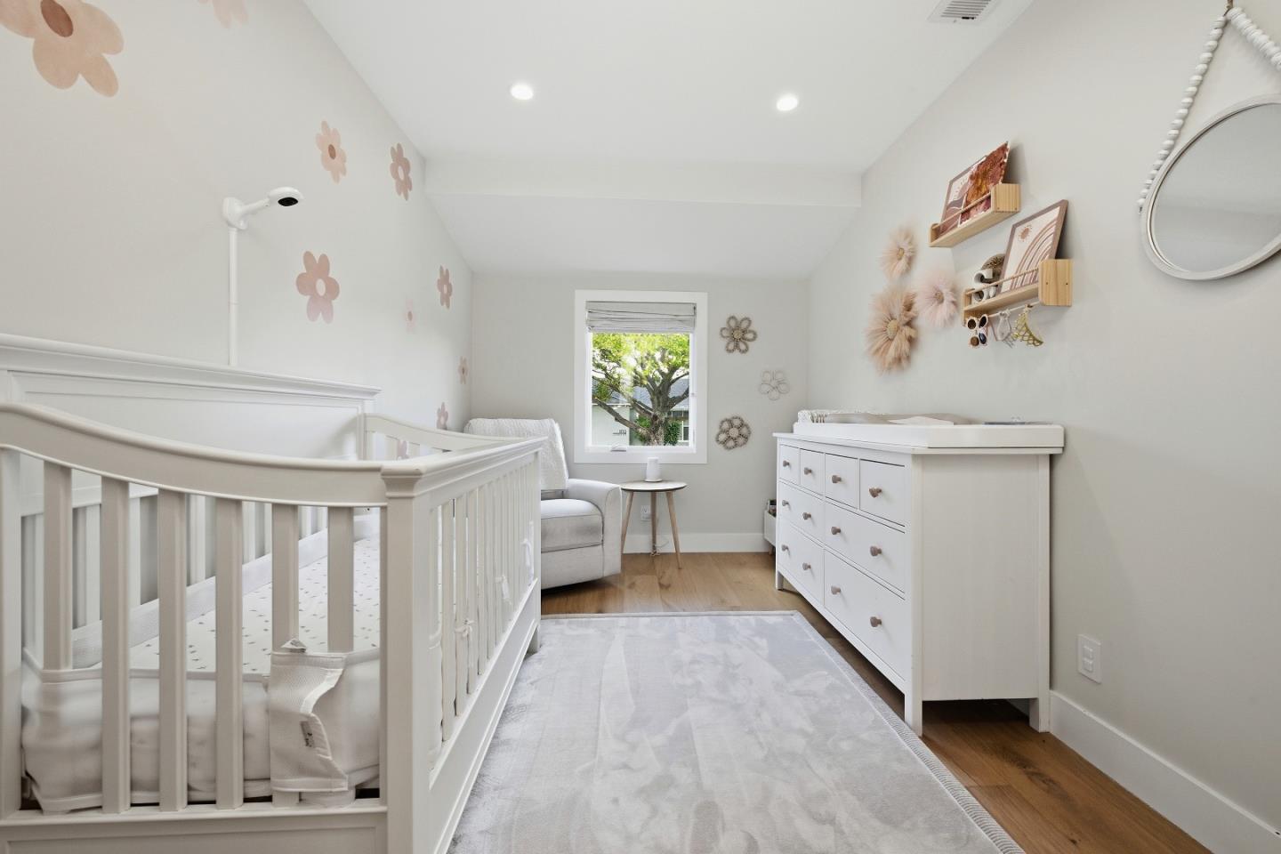 Detail Gallery Image 19 of 26 For 1129 Clovelly Ln, Burlingame,  CA 94010 - 3 Beds | 3 Baths