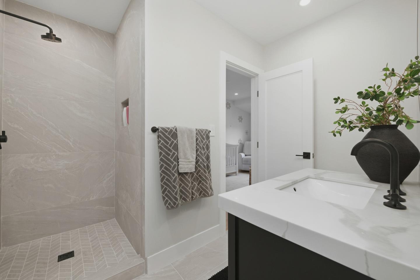 Detail Gallery Image 20 of 26 For 1129 Clovelly Ln, Burlingame,  CA 94010 - 3 Beds | 3 Baths