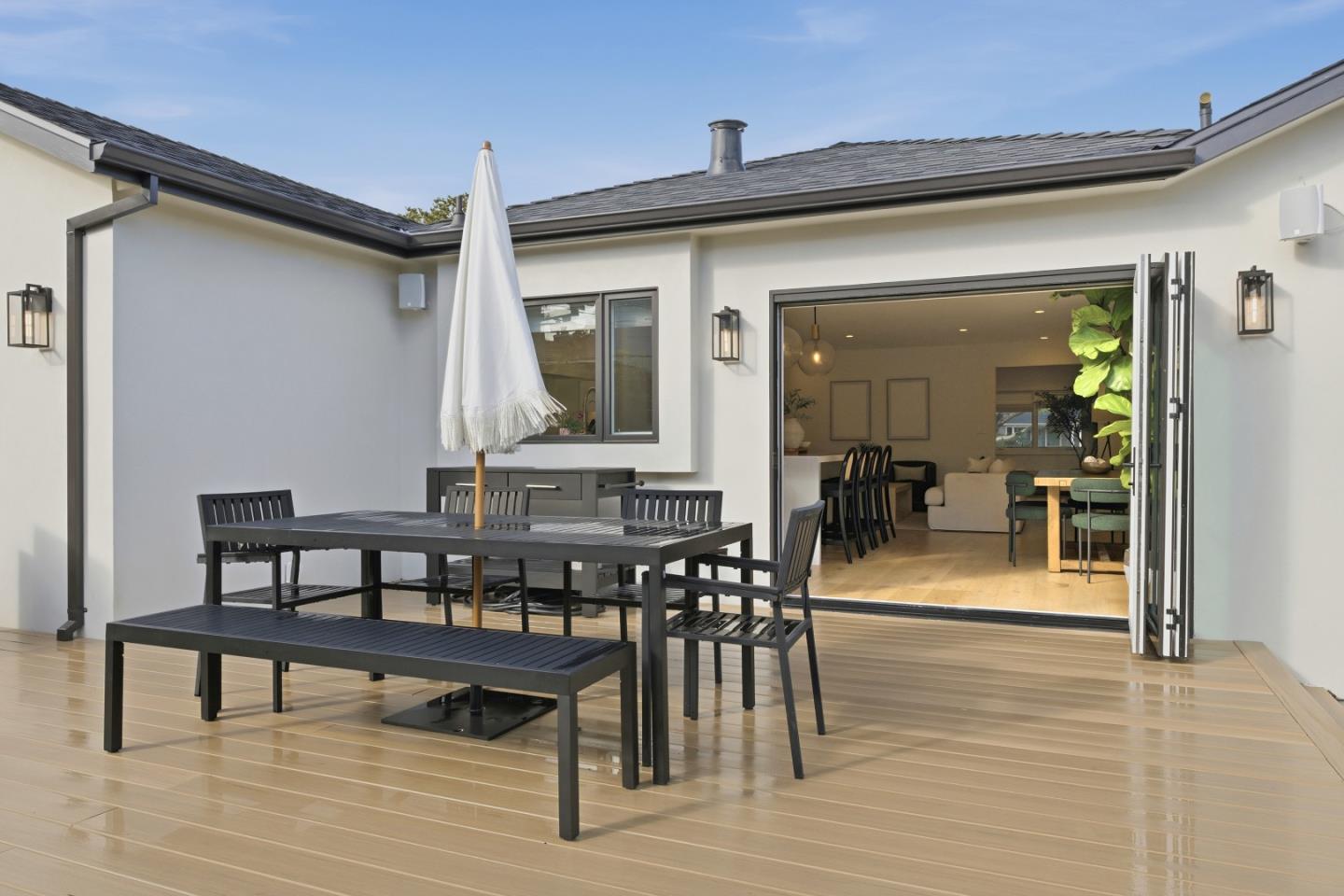 Detail Gallery Image 23 of 26 For 1129 Clovelly Ln, Burlingame,  CA 94010 - 3 Beds | 3 Baths