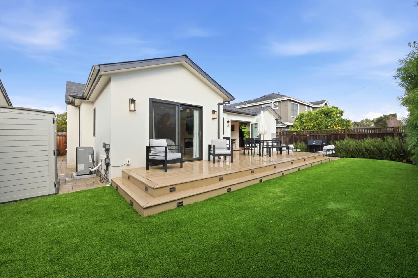 Detail Gallery Image 25 of 26 For 1129 Clovelly Ln, Burlingame,  CA 94010 - 3 Beds | 3 Baths