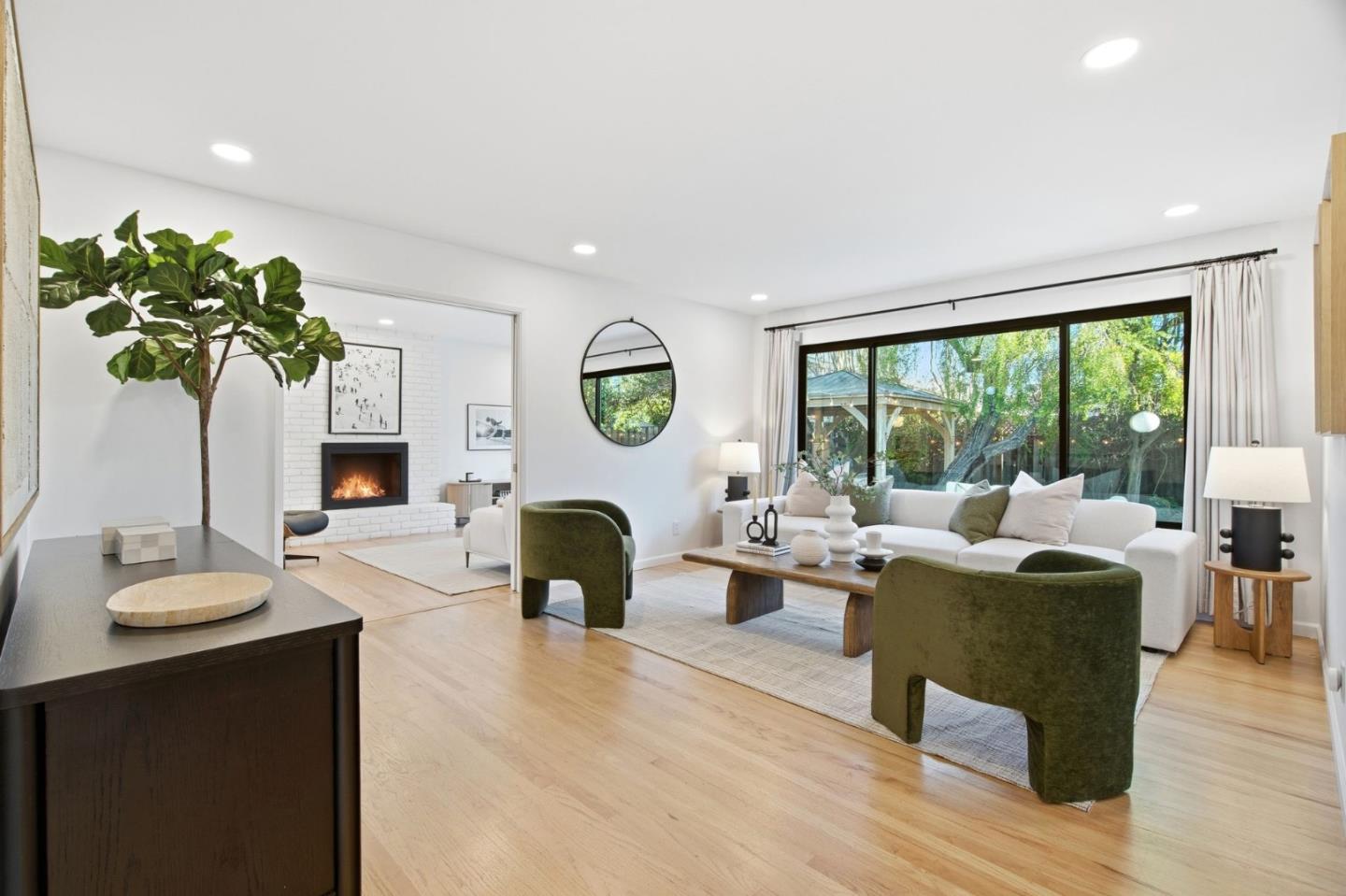 Front Image Thumbnail for ML82030478