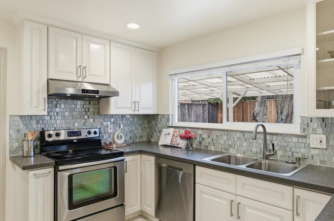 Detail Gallery Image 13 of 38 For 1256 Hillsdale Ave, San Jose,  CA 95118 - 4 Beds | 3 Baths