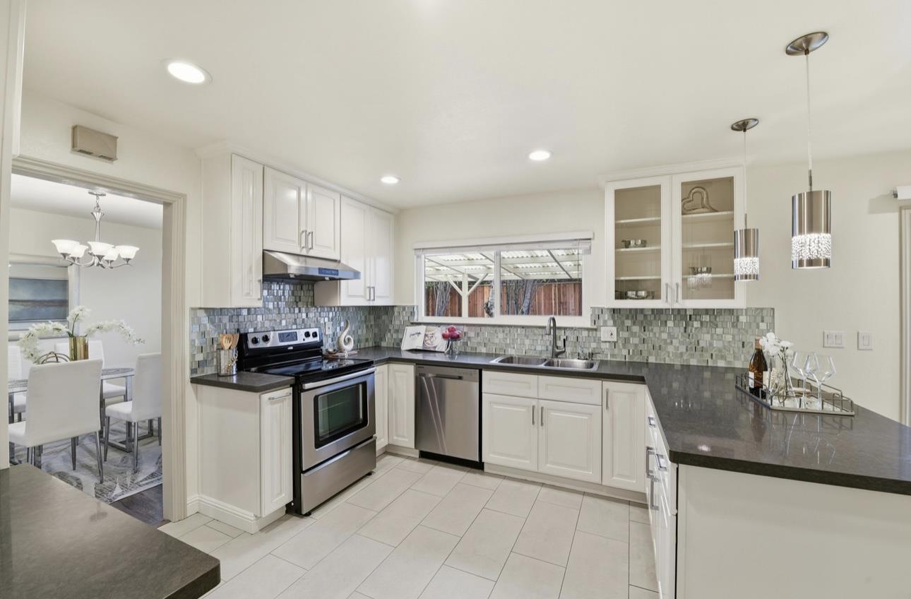 Detail Gallery Image 14 of 38 For 1256 Hillsdale Ave, San Jose,  CA 95118 - 4 Beds | 3 Baths