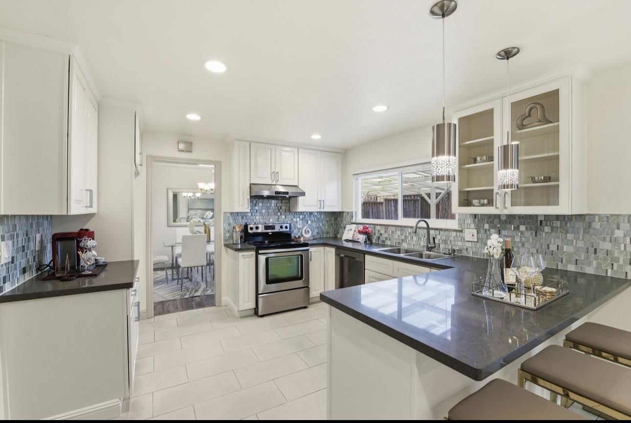 Detail Gallery Image 15 of 38 For 1256 Hillsdale Ave, San Jose,  CA 95118 - 4 Beds | 3 Baths