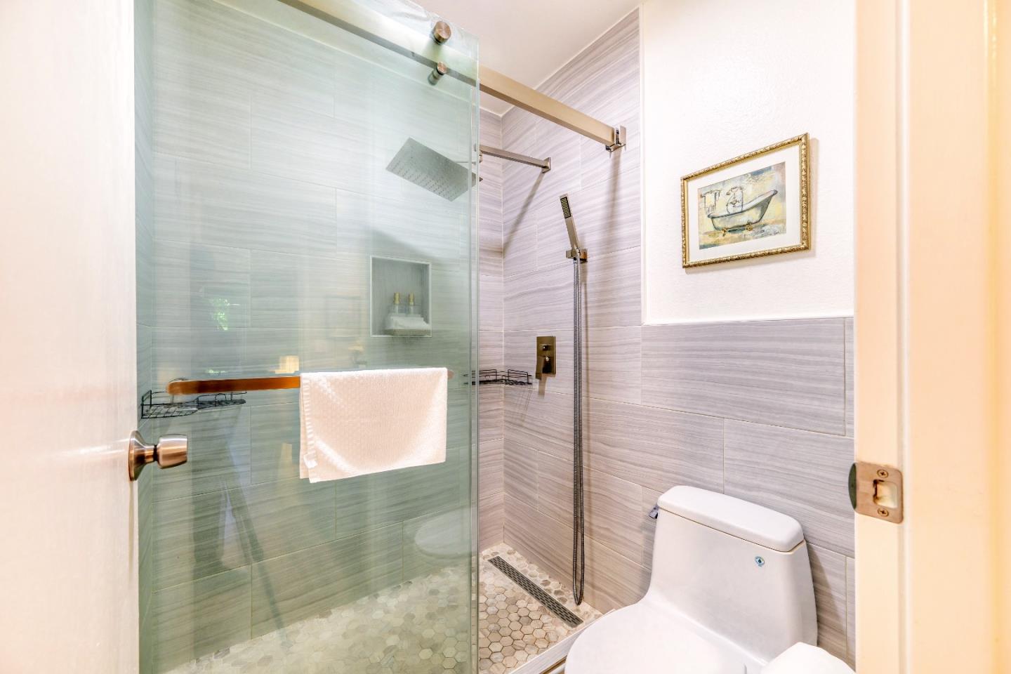 Detail Gallery Image 12 of 68 For 6148 Shelter Creek Ln, San Bruno,  CA 94066 - 1 Beds | 1 Baths