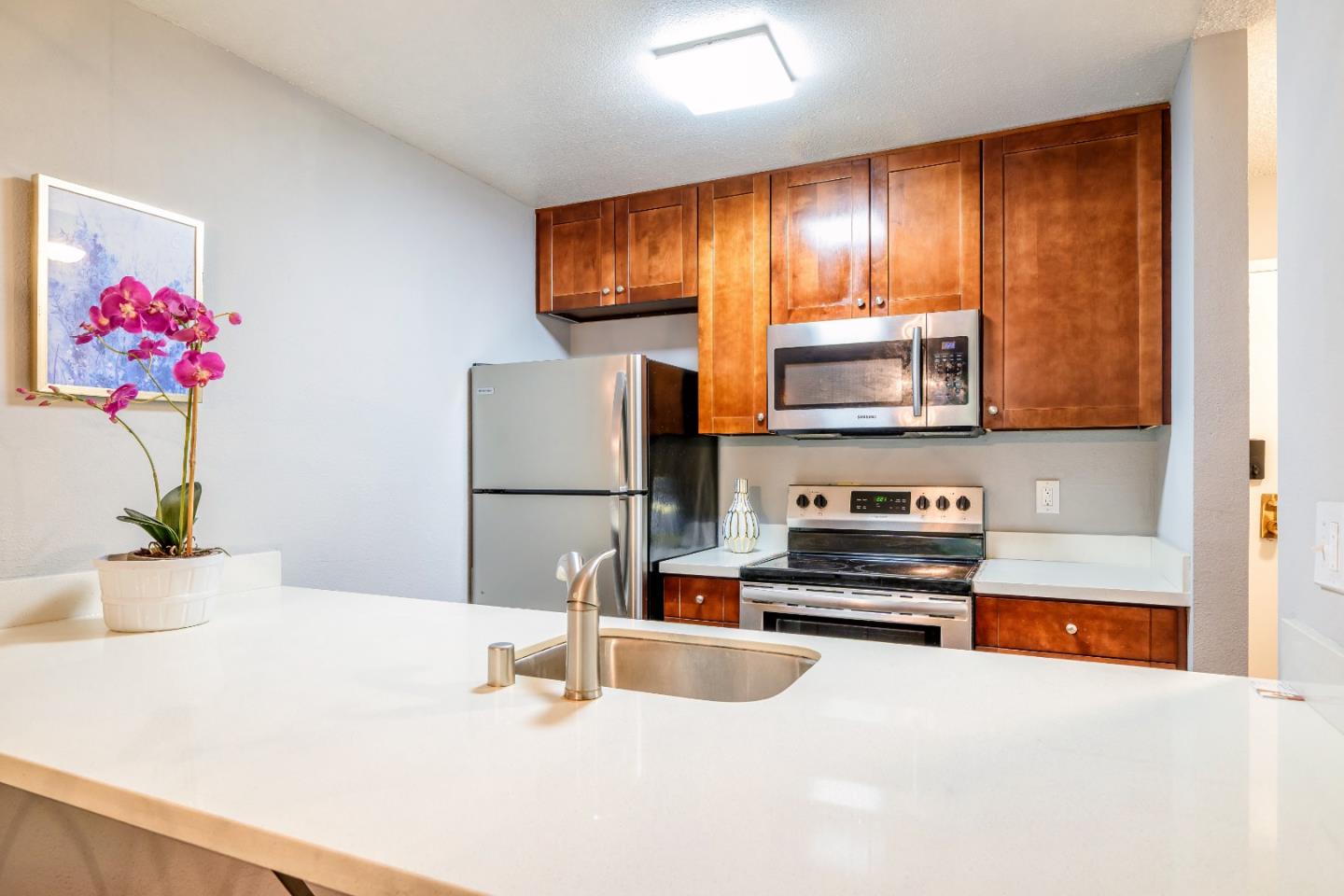 Detail Gallery Image 2 of 68 For 6148 Shelter Creek Ln, San Bruno,  CA 94066 - 1 Beds | 1 Baths