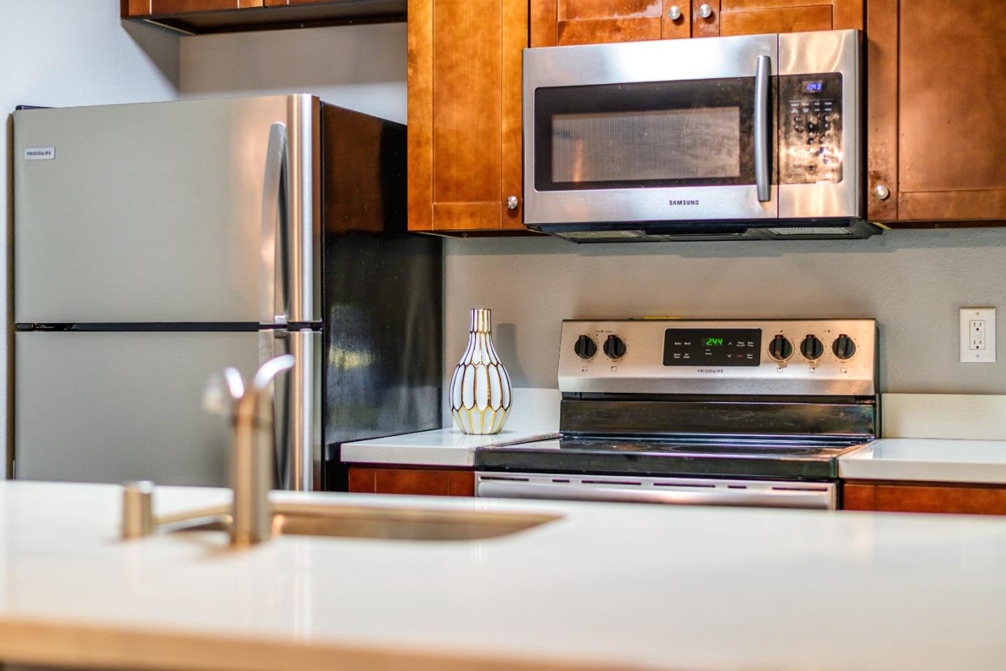 Detail Gallery Image 64 of 68 For 6148 Shelter Creek Ln, San Bruno,  CA 94066 - 1 Beds | 1 Baths